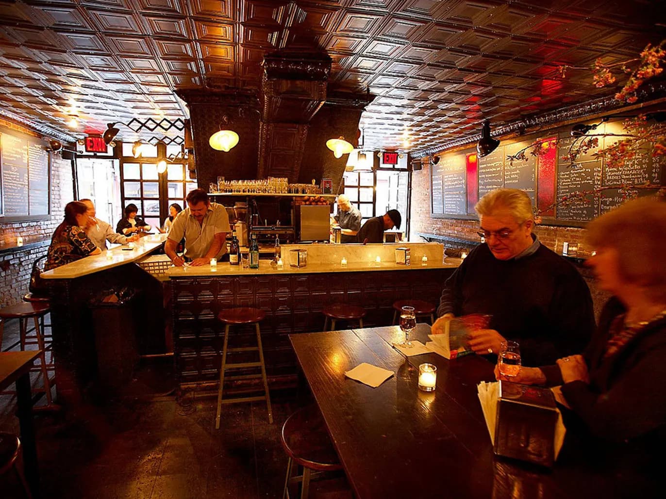 169 Bar's interior at the hour the rest of LES has begun shutting down