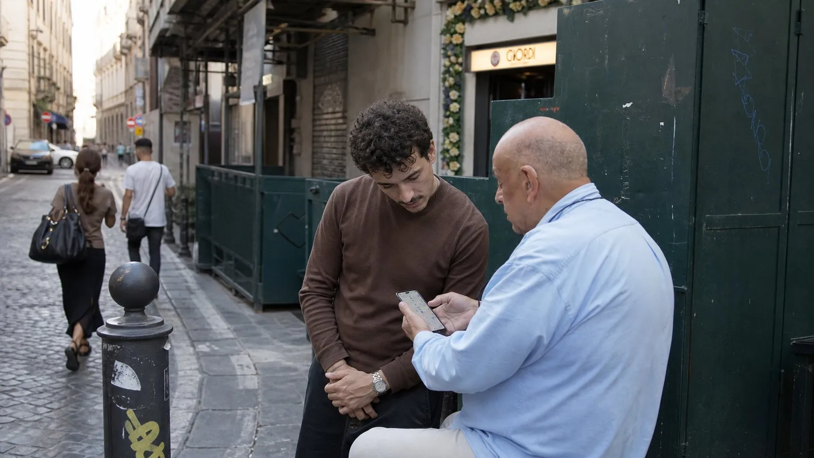 A real city moment showing Karpo helping someone act after using Loora