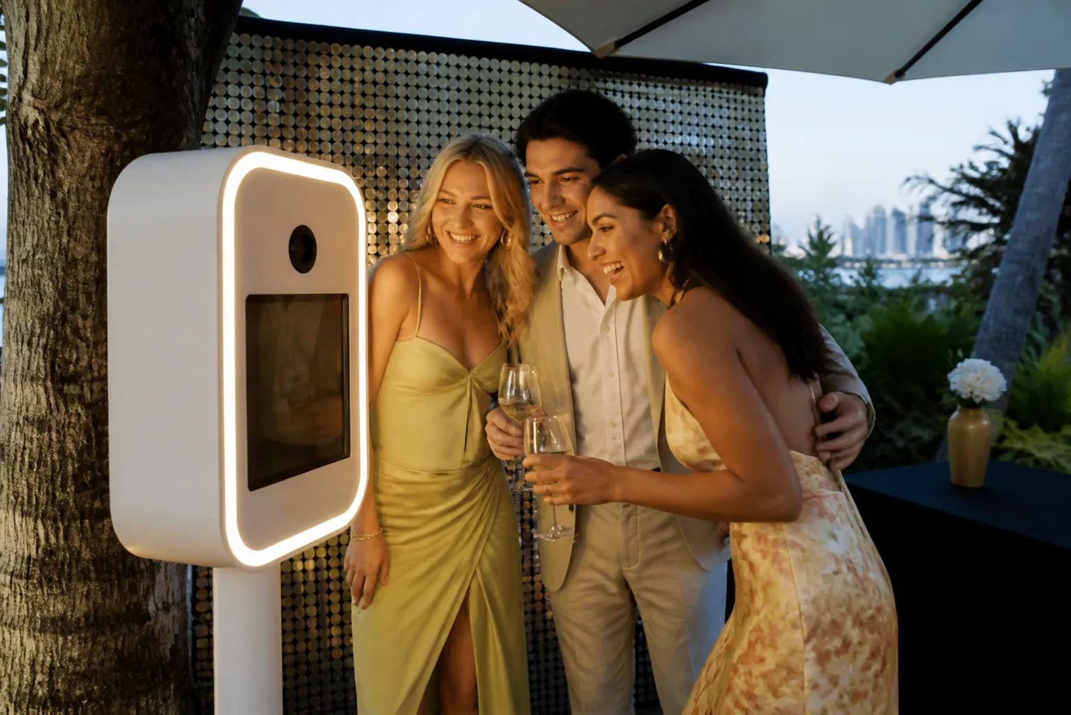 Editorial city scene for photo booth close to me in Miami