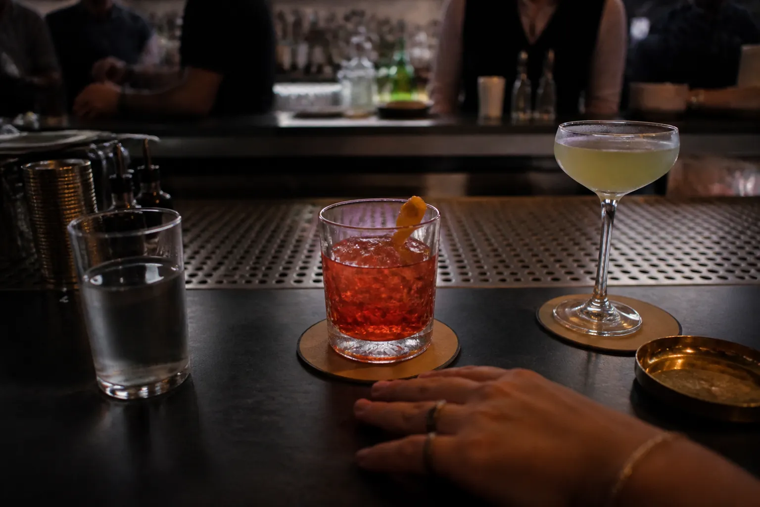 Editorial city scene for bares cocktails in LA