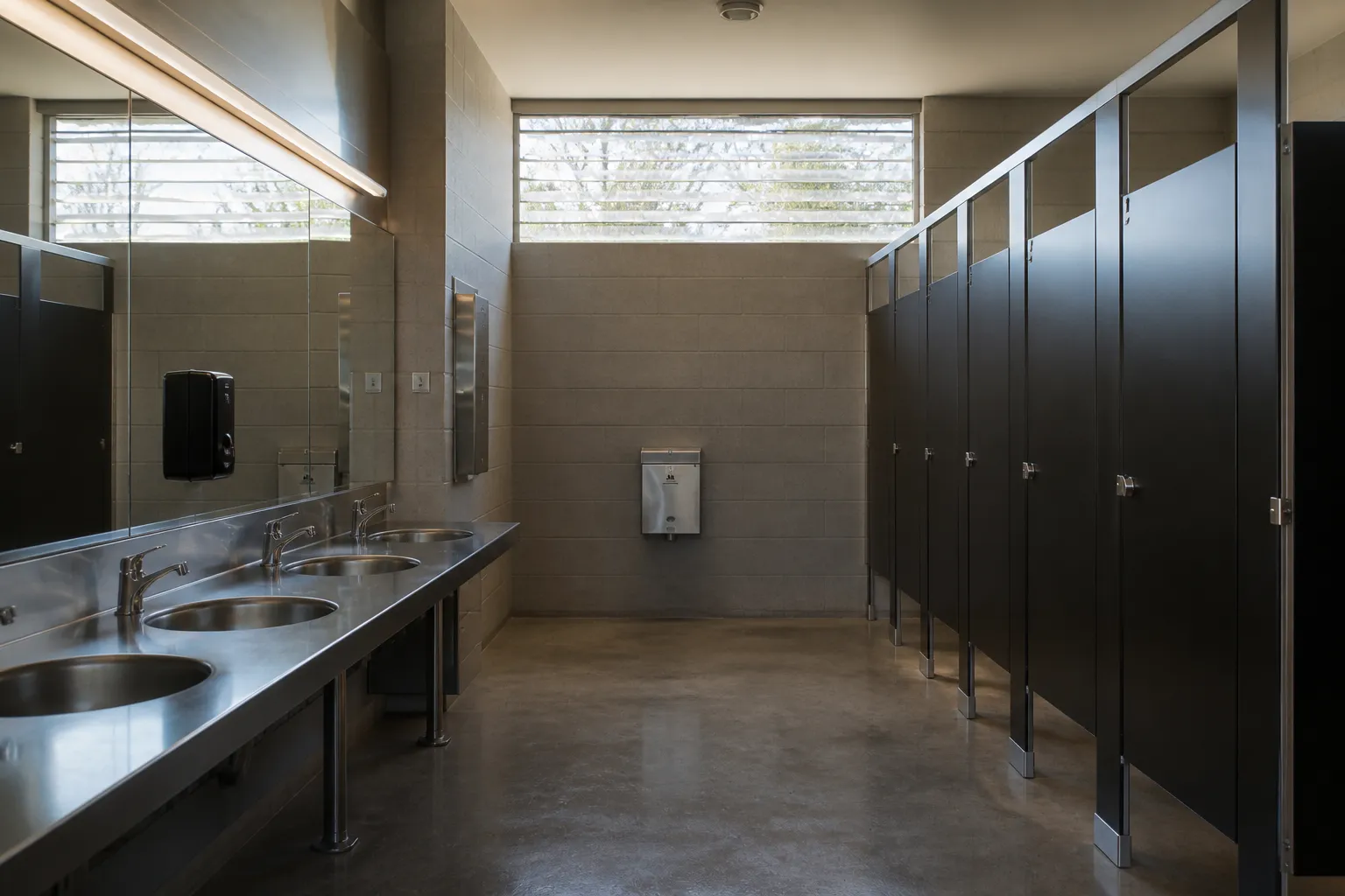 LA public restroom near me guide