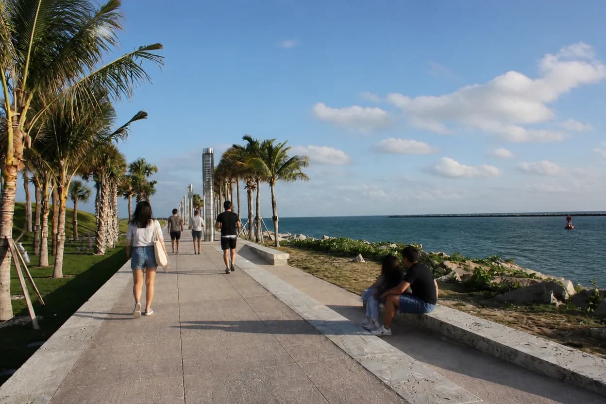 Cover scene for alycia parks Miami Free Outdoor Fitness Route Plan