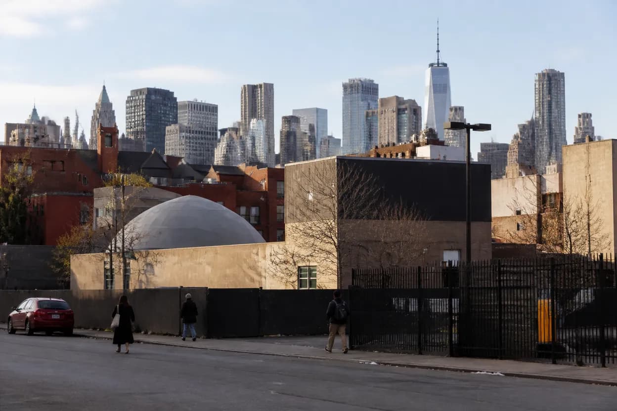 Realistic city scene for spirit halloween: How to Navigate NYC Without Guessing