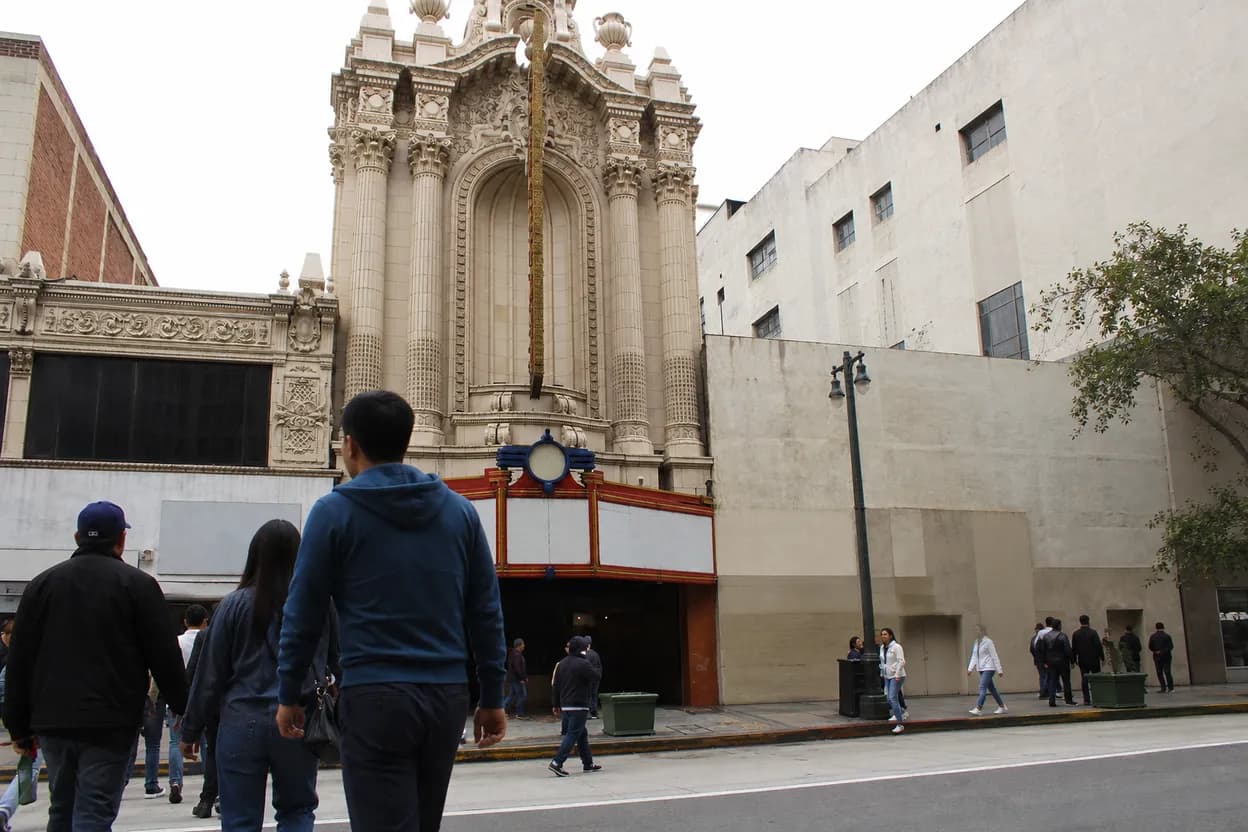 Los Angeles experience scene for tom segura Los Angeles Casual Dinner Route Before a Show