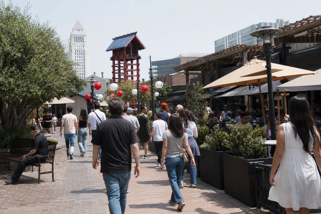 Los Angeles experience scene for us soldier spouse detained ice guide to LA court-area restaurants