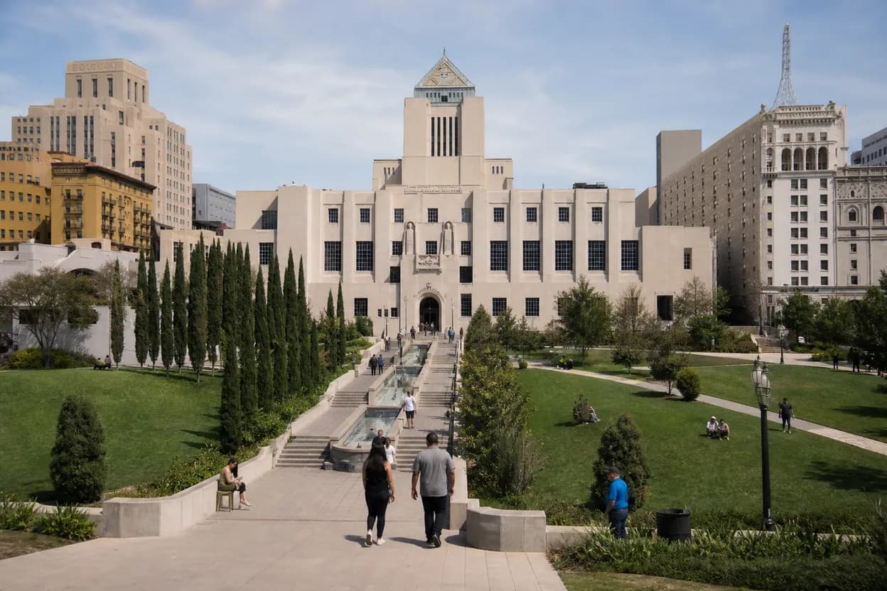Cover scene for Verifying Public Records: Understanding 'jamie komoroski' Information in Los Angeles