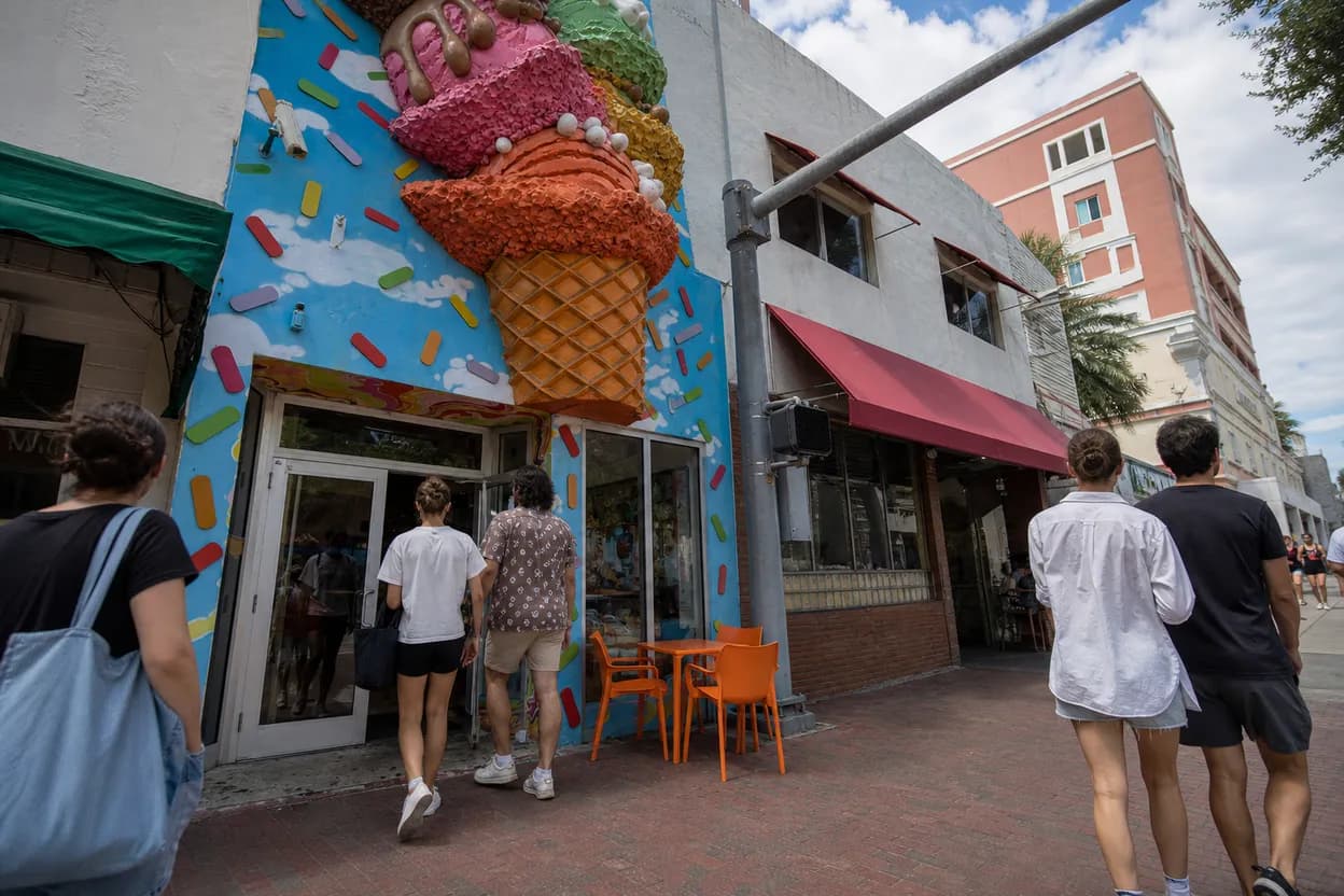 Miami experience scene for Where to Enjoy Dessert While Following Mercury vs Mystics Updates in Miami