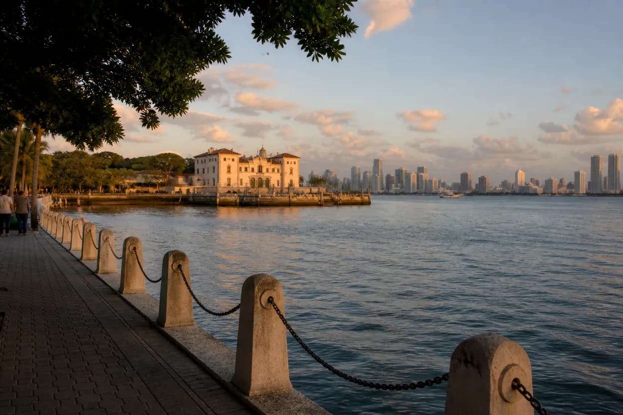 Realistic city scene for economy: Free Miami Culture and Outdoor Stops