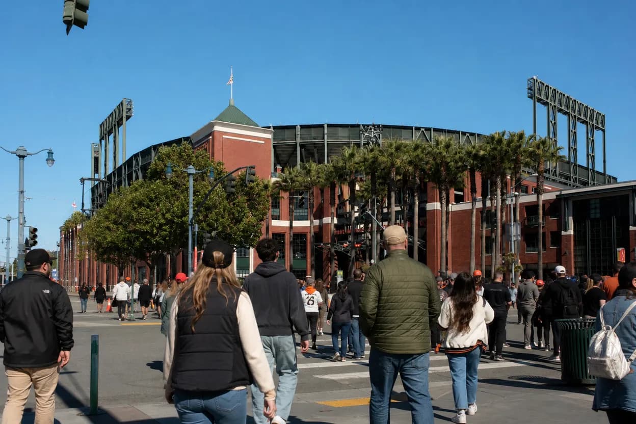 San Francisco experience scene for tigers vs mariners Watch Plan Near Oracle Park Transit