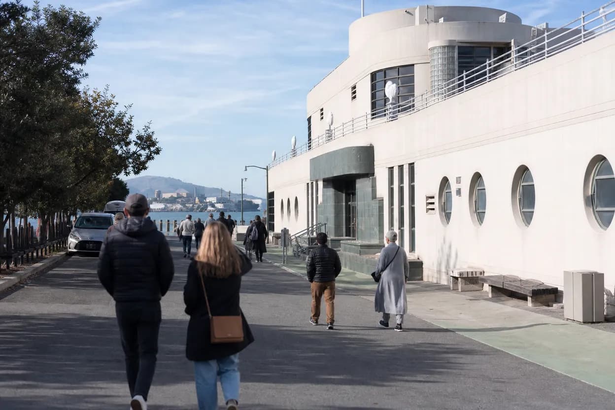 San Francisco experience scene for Drawing marines Around Fort Mason and the Maritime Waterfront