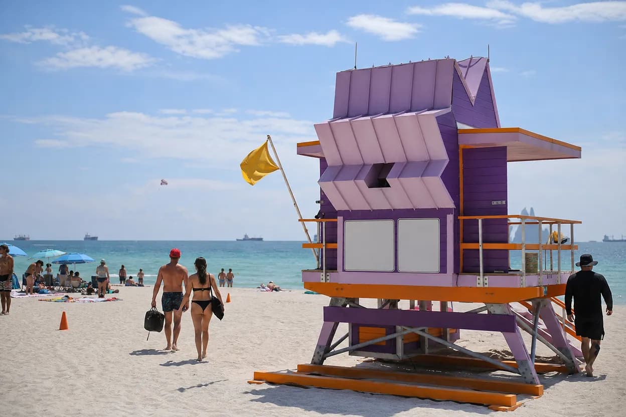 Cover scene for drowning Prevention in Miami: Free Beach Safety Stops to Know