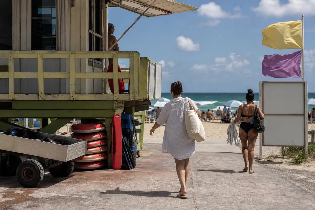 Miami experience scene for drowning Prevention in Miami: Free Beach Safety Stops to Know