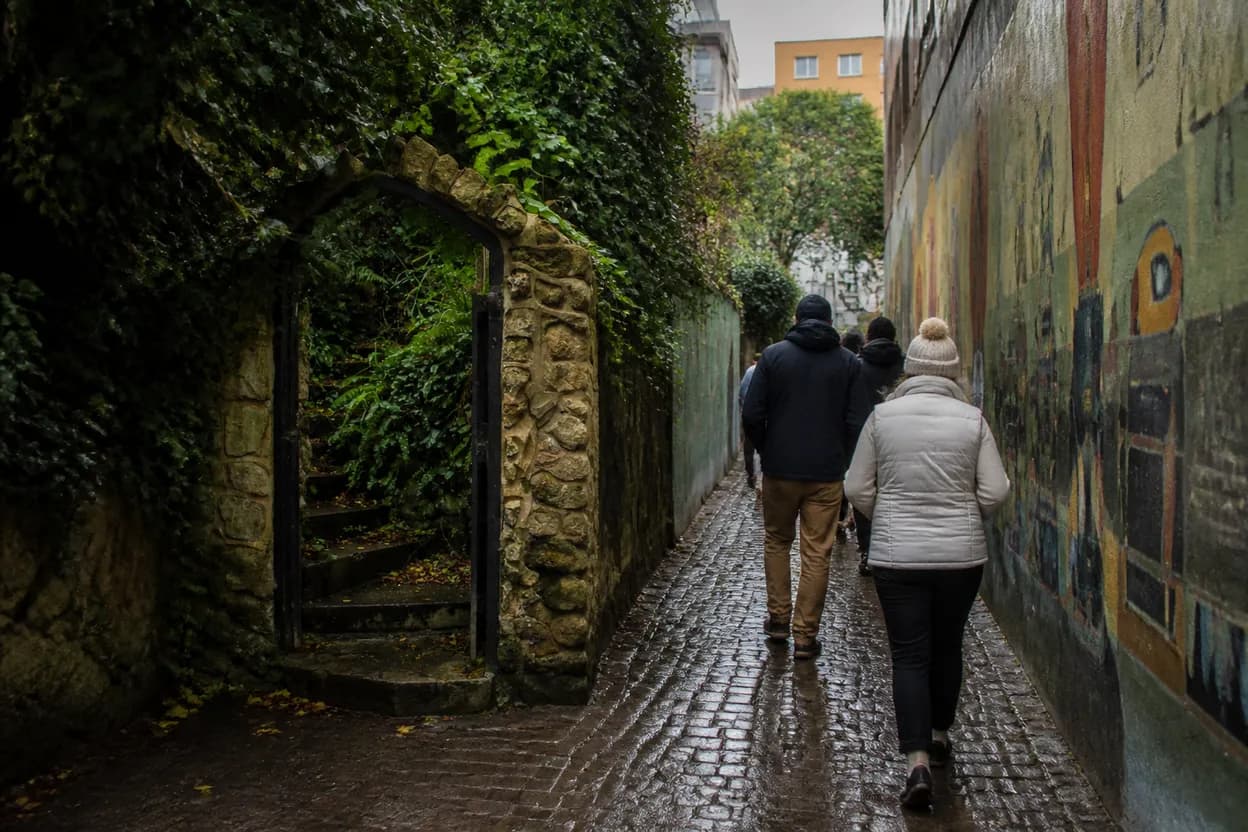 San Francisco experience scene for Uncovering Hidden Gems: Where Harry Jowsey Might Find Unique San Francisco Finds