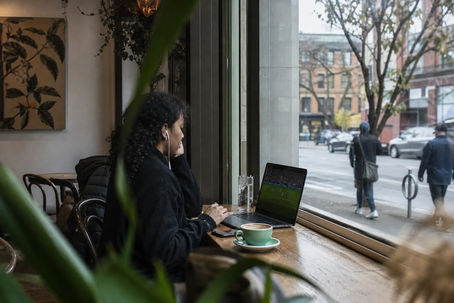 Local scene for Arsenal vs Betis: NYC Quiet-Hour Early Kickoff Coffee Shop Screen Availability in NYC