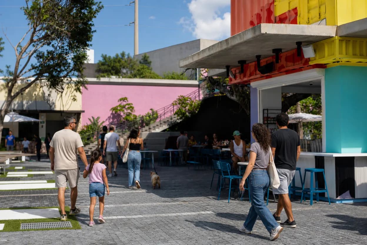 Miami experience scene for cruz azul - philadelphia in Miami: cafecito stops and transit