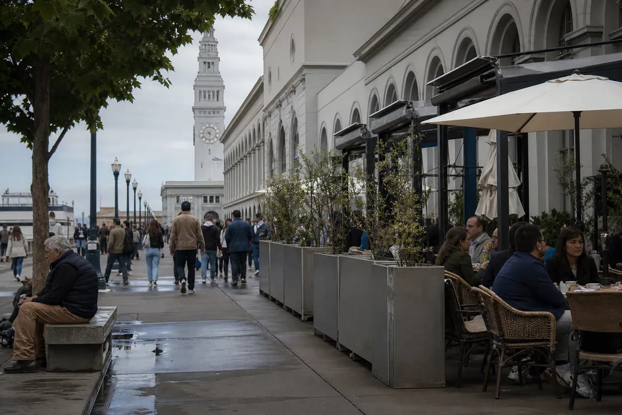 Editorial detail for minnie driver in San Francisco: Ferry Building to North Beach walk