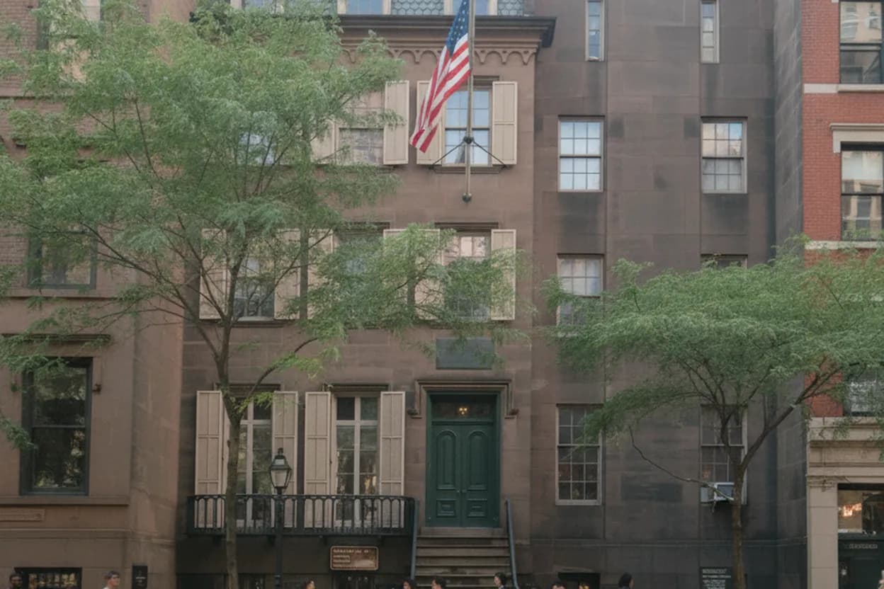Cover scene for Theodore Roosevelt Birthplace for a Short Flatiron Time-Capsule Detour