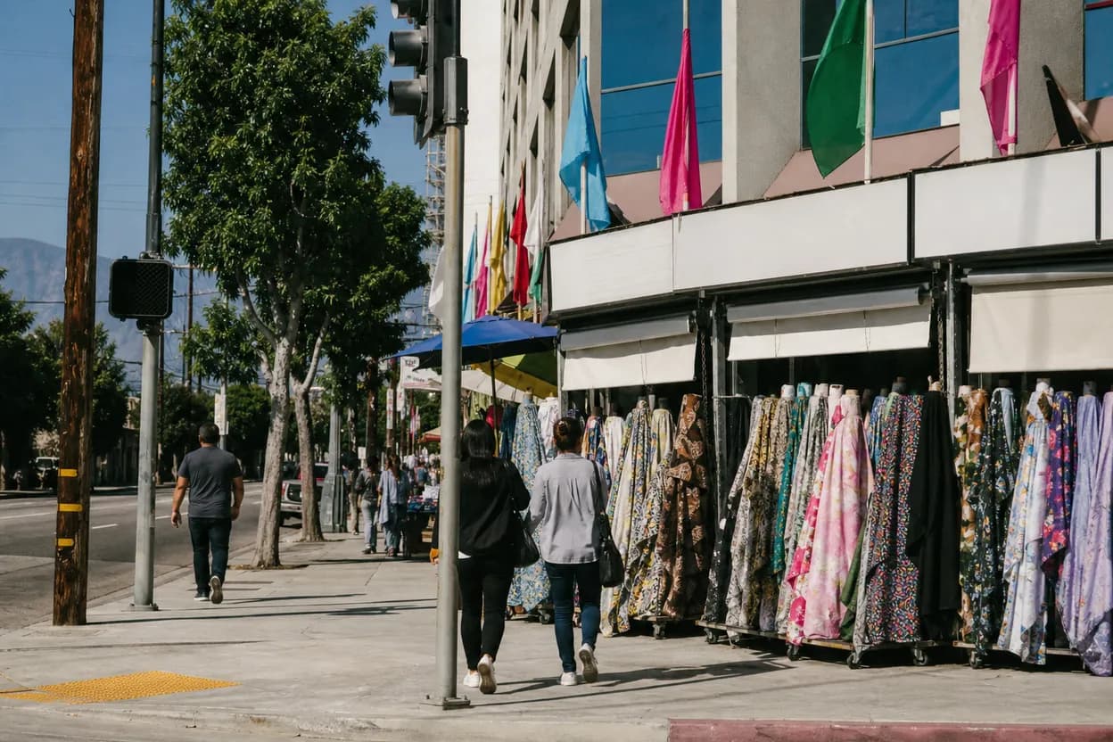Los Angeles experience scene for Los Angeles spots where chicago bears fans print custom gear