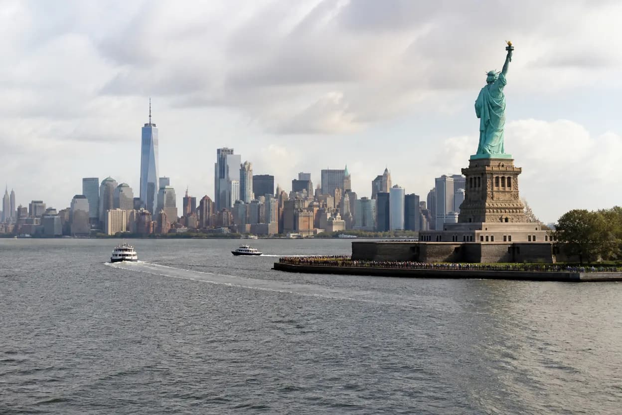 Realistic city scene for damiris dantas: NYC Weekend Plan With Smarter Backups