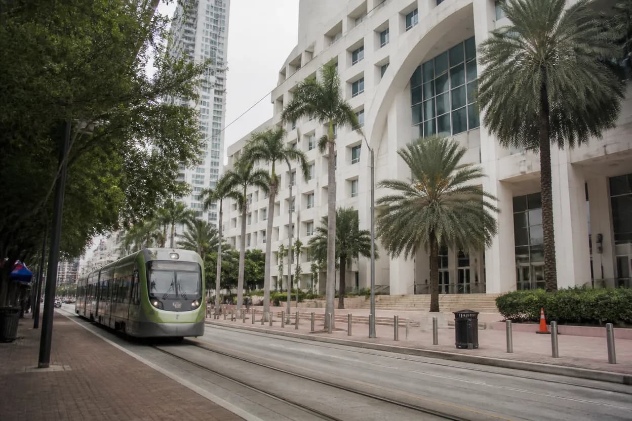 Realistic city scene for threats against federal judges: A Free Miami Day With Indoor Backups