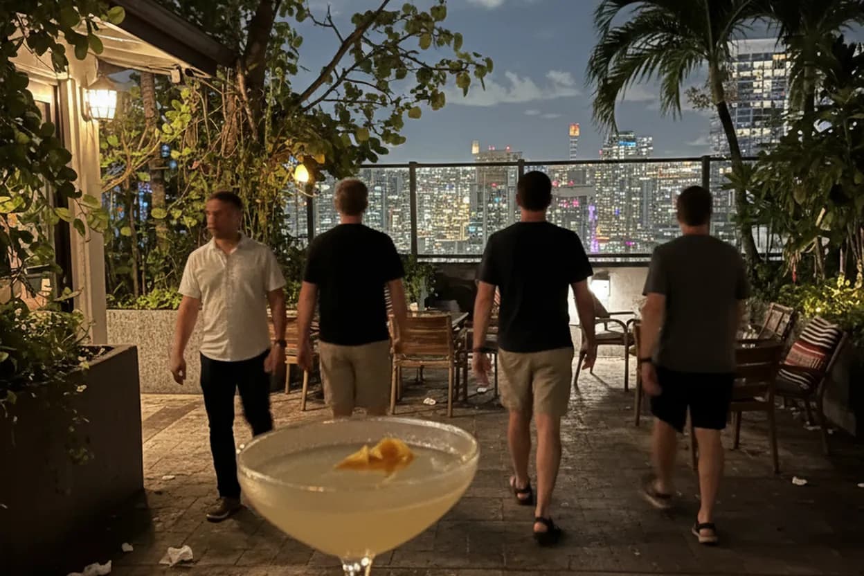 Miami experience scene for Miami Bars with Live Jazz and a Sophisticated Vibe like Rebecca Ferguson