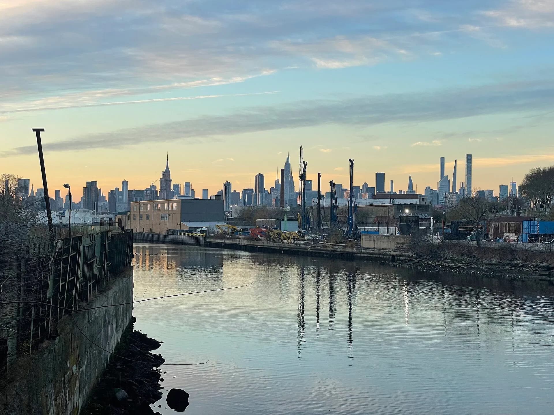Real reference photograph for Best Sunset Routes Along Brooklyn Waterfront This Summer in New York City.