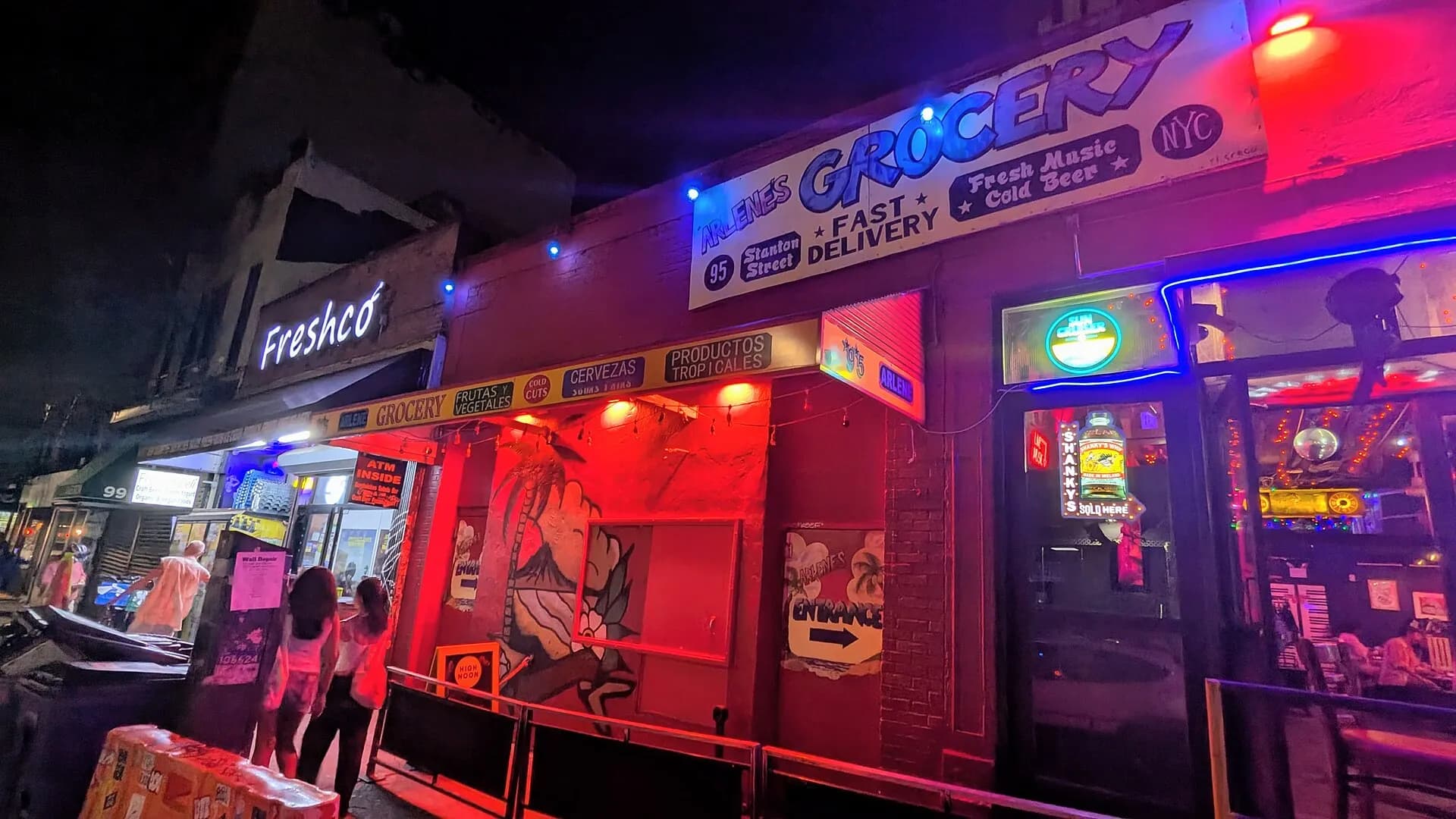 Real reference photograph used to guide the NYC article imagery for Live Music Near Lower Manhattan With Same-Night Entry.