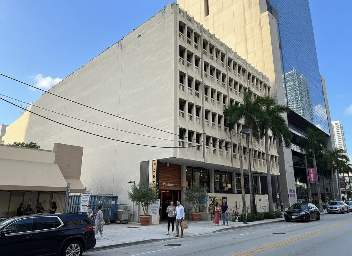 Photorealistic editorial scene for Wine Bars Near Downtown Miami for Low-Pressure Date Nights in Miami.