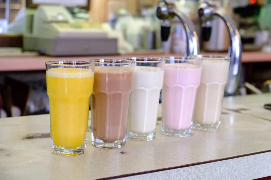 Hand-Mixed Cola and Egg Cream at a 1925 Soda Counter