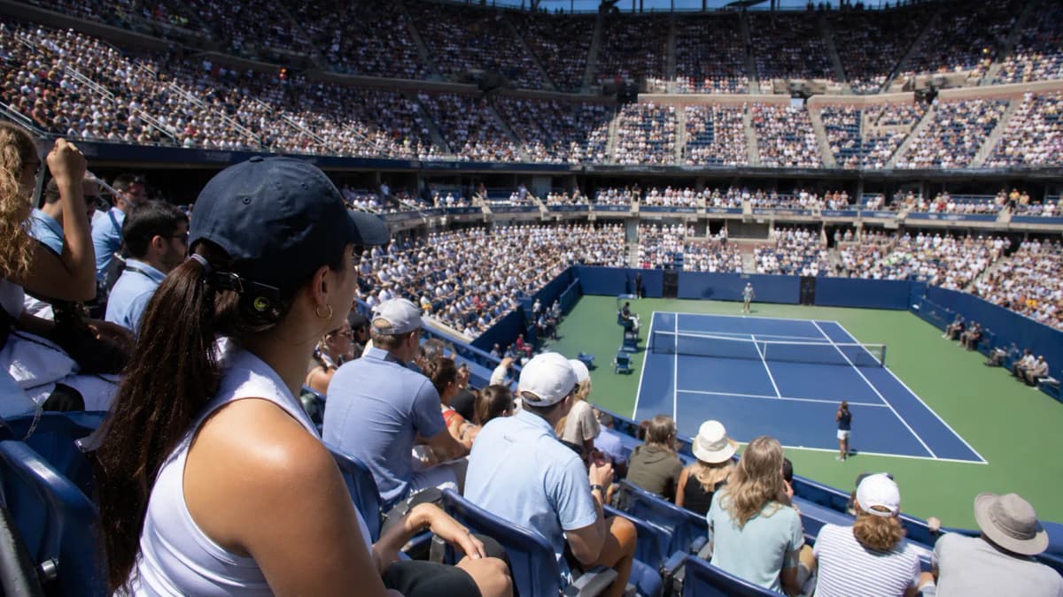 Bright US Open tennis atmosphere illustrating American Women Who Could Shape the US Open 2026.
