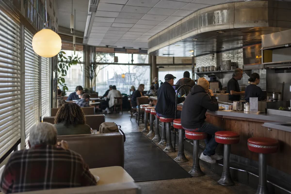 Cover scene for An Beal Bocht Cafe in Riverdale: A Bronx Pub Night for People Who Want Music and a Seat