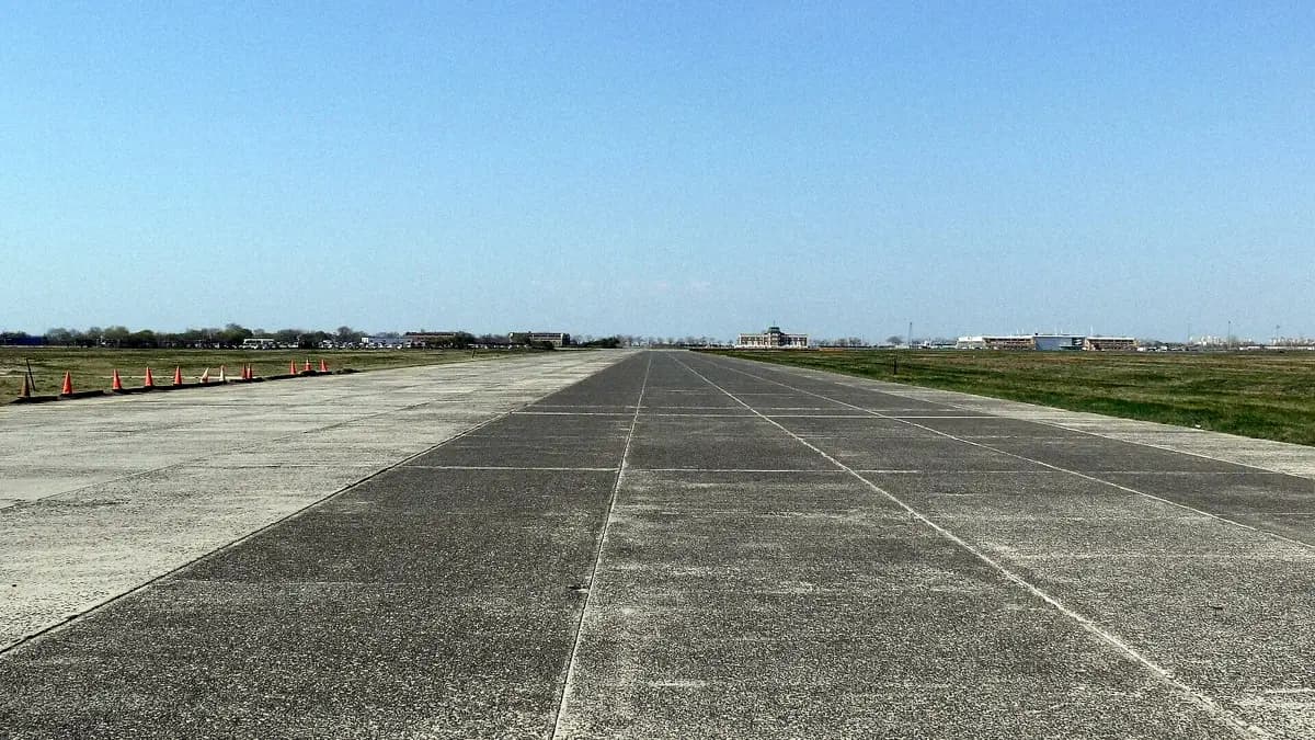 Floyd Bennett Field exterior