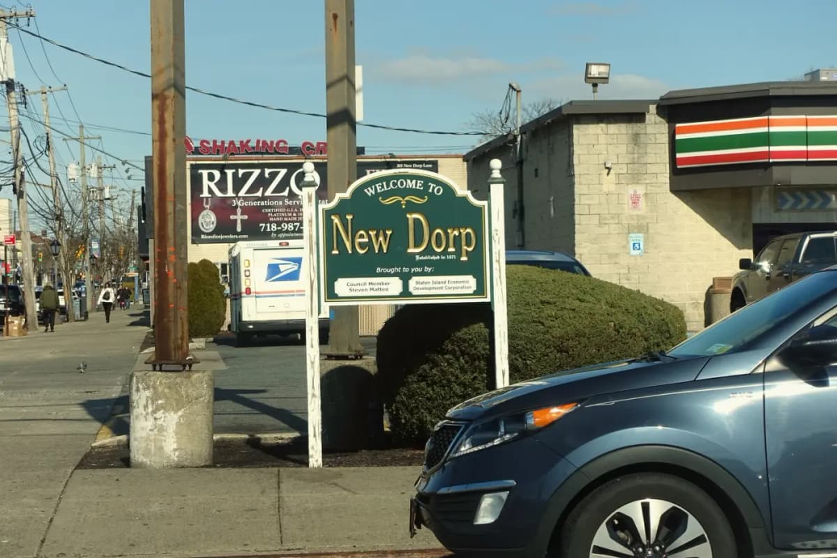 Staten Island welcome to new dorp sign hylan boulev