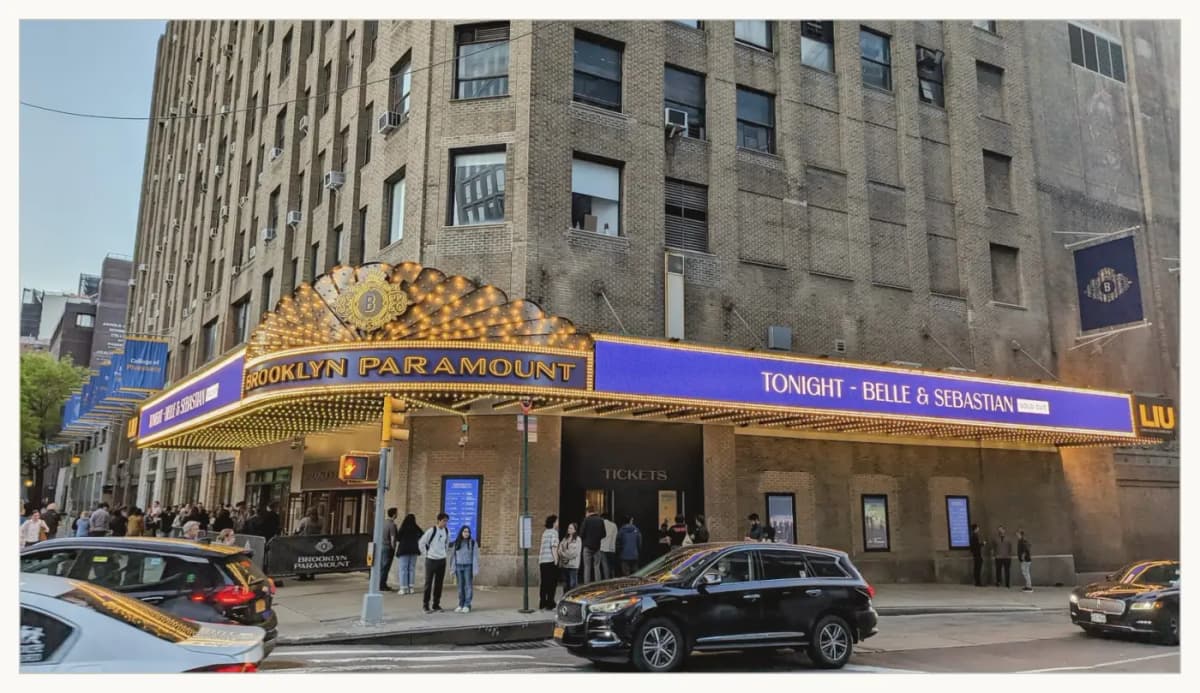 Brooklyn paramount flatbush entrance