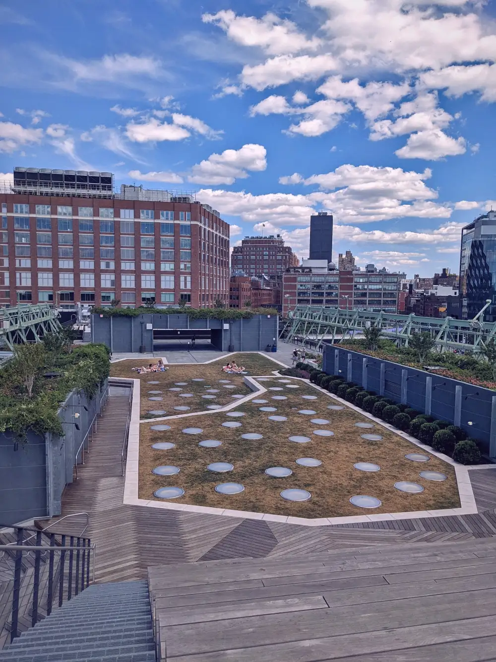 Hudson River Park pier rooftop park