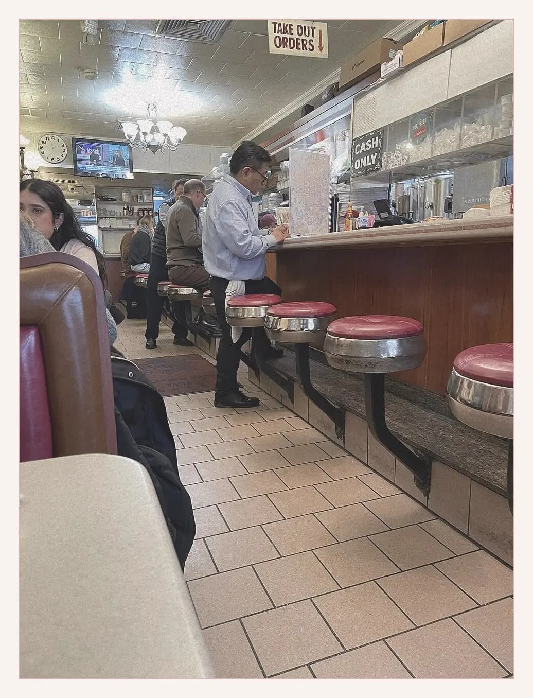 Manhattan coffee counter solo seat