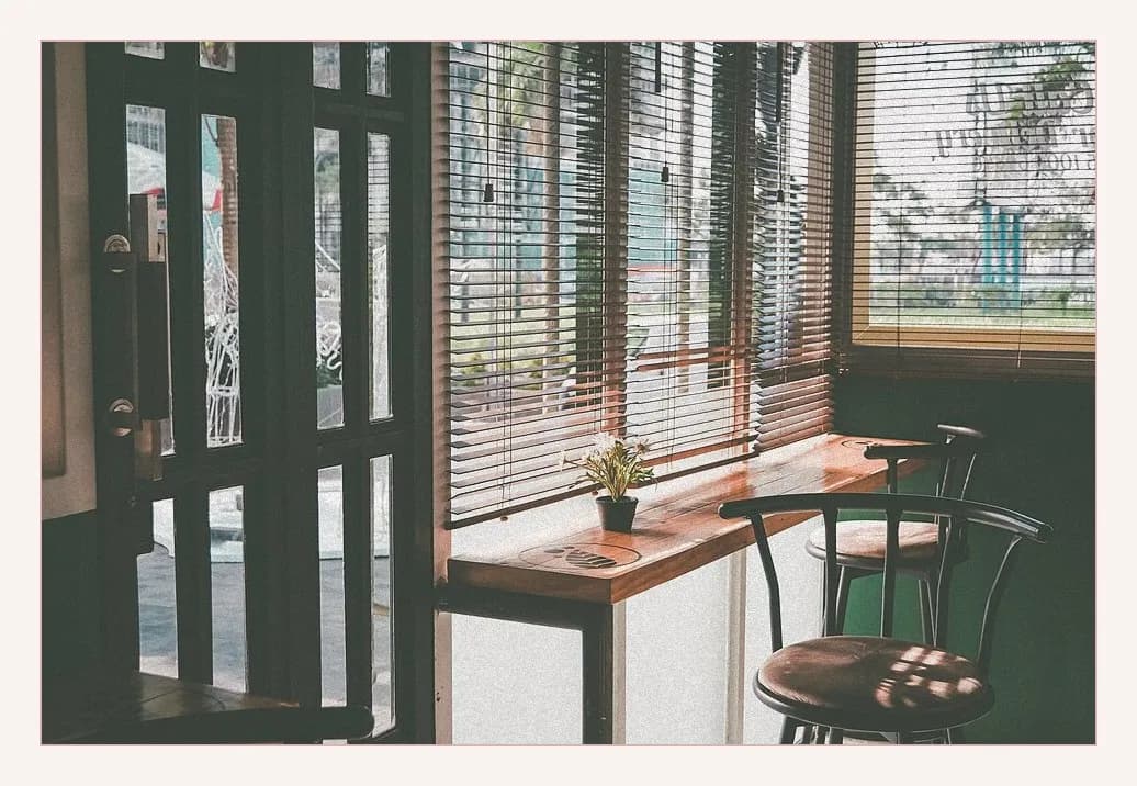 Chelsea cafe window counter seat