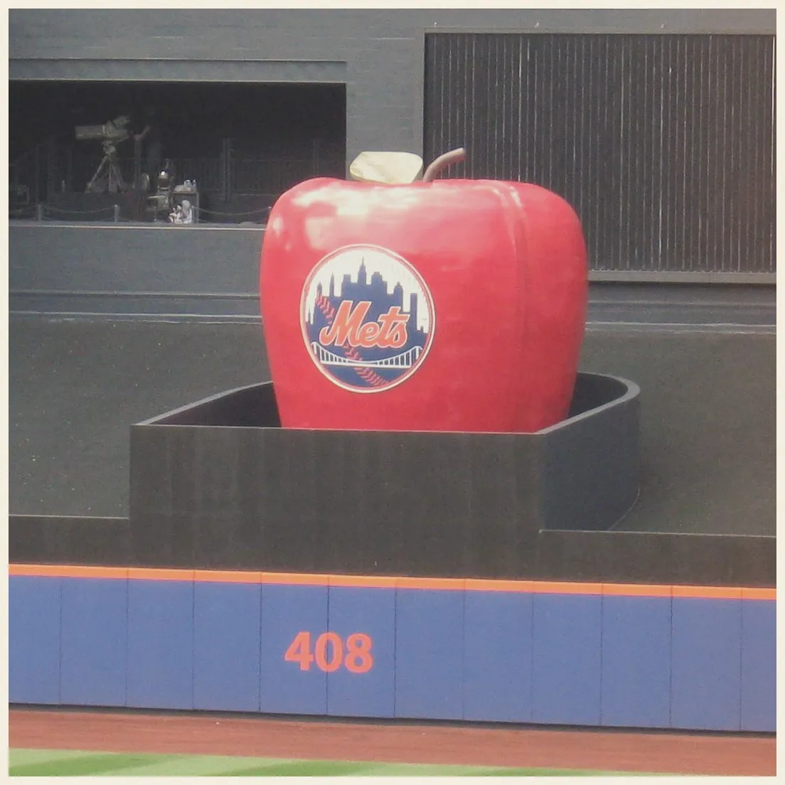 Citi Field Home Run Apple