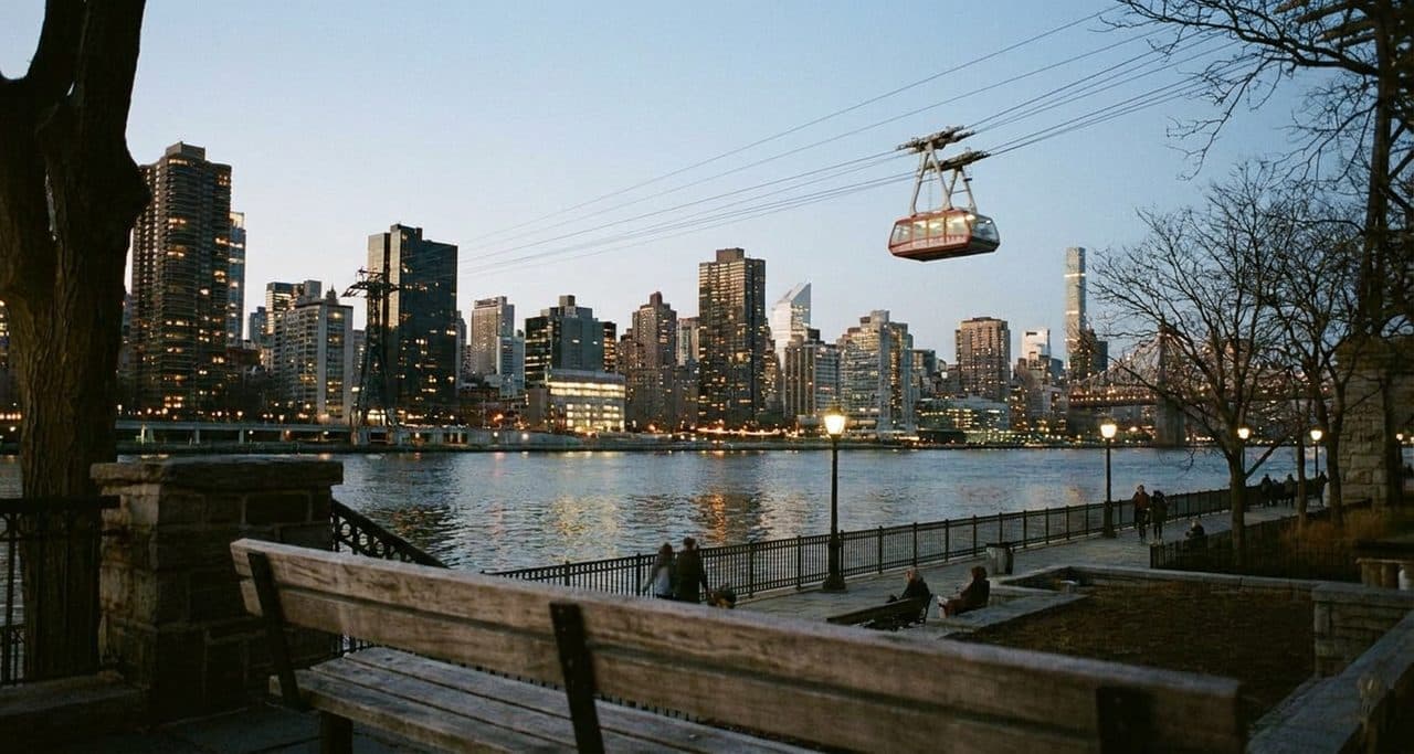 Astoria's Shore Boulevard Walk Follows the East River Where No Subway Line Ever Runs - scene