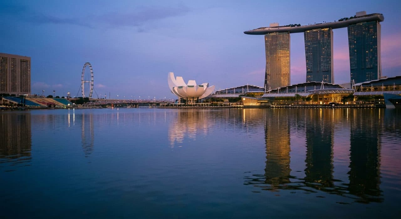 Singapore's Rooftop Bars With Marina Bay Views That Actually Get Good After 8pm — atmosphere