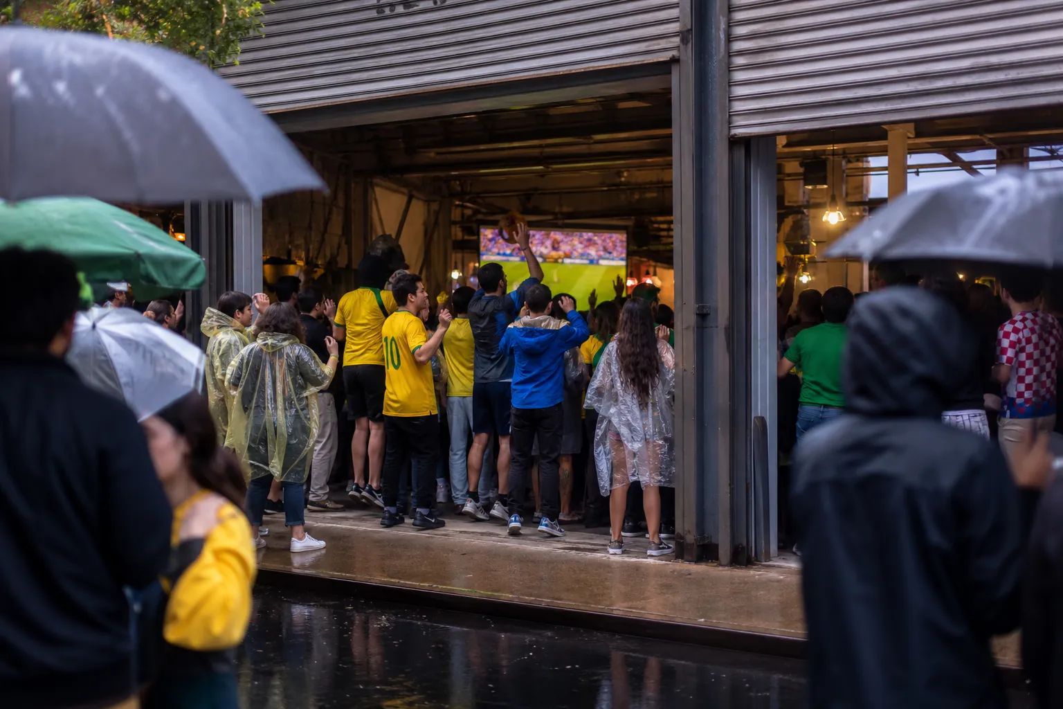 Can Greenpoint NYC Make Soccer World Cup 2026 Work as a Rain-Plan Viewing Route? - diverse bright World Cup scene 3