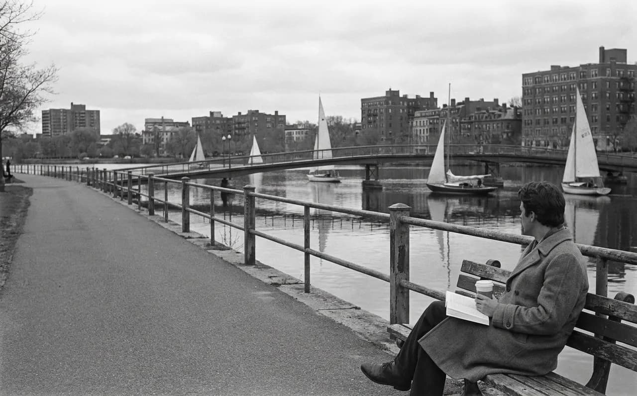 Charles River Esplanade Footbridge Loop and Bench Route