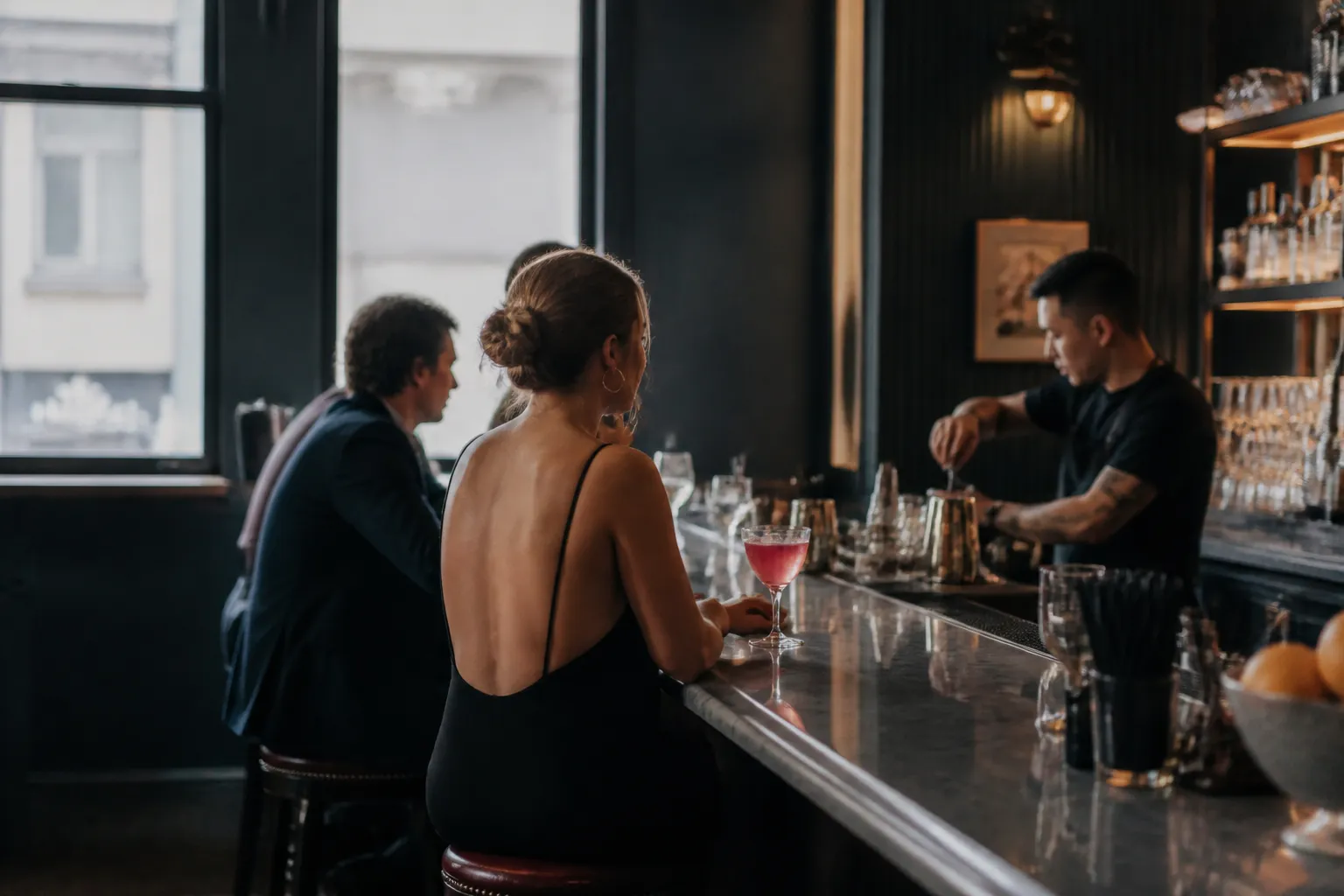 Editorial city scene for bares cocktails in SF