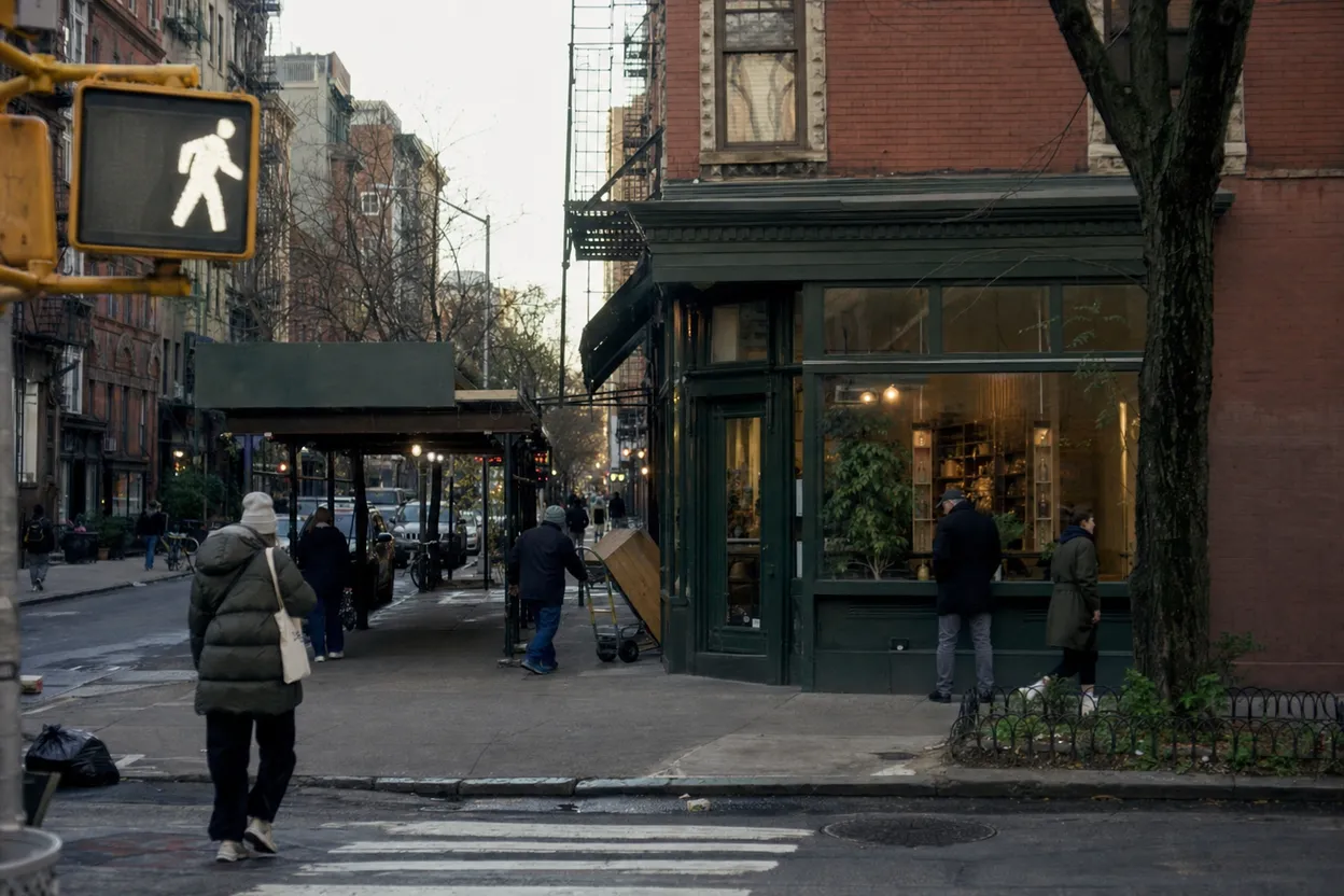 NYC experience scene for Early Open Championship at Jones Wood Foundry: An UES Golf Breakfast Plan