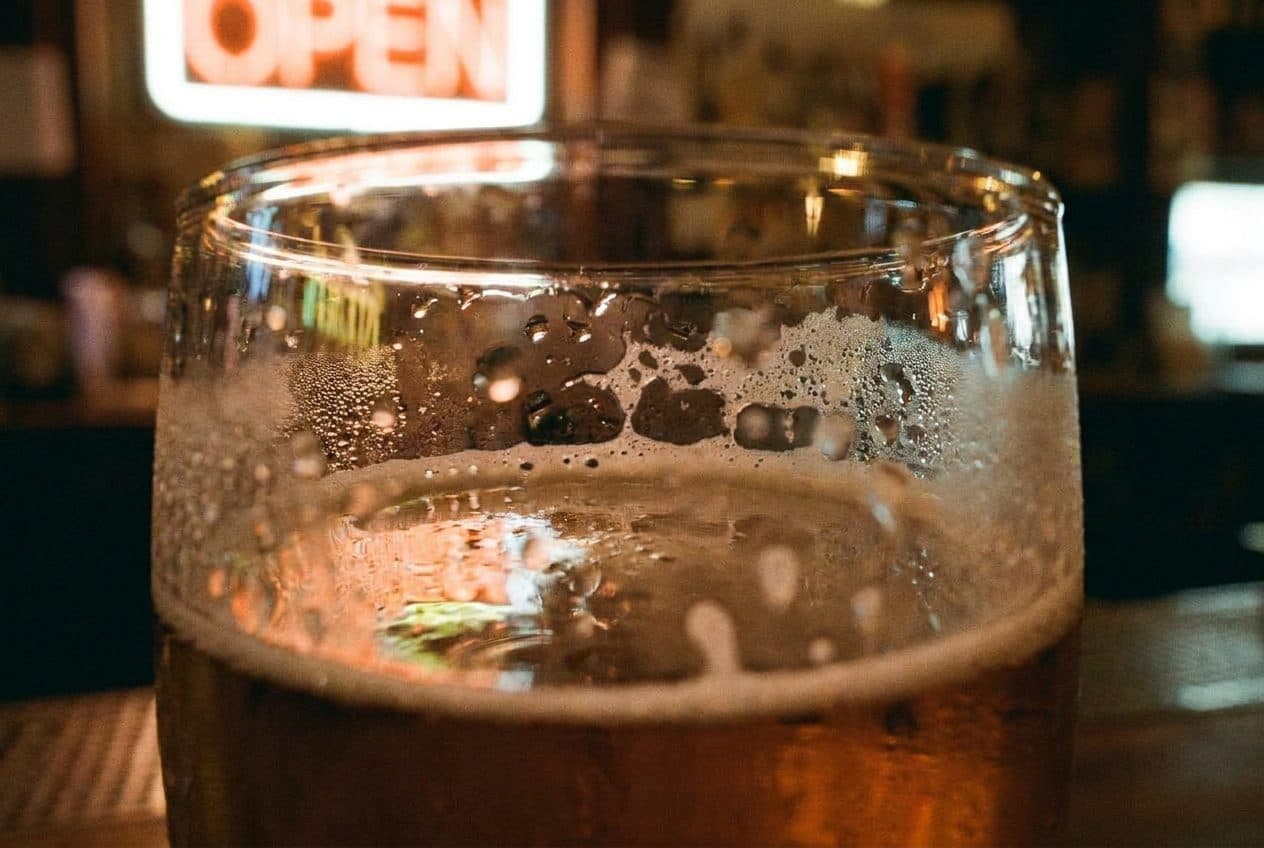 The East Village Dive Where Reality TV Watch Parties Are the New Trivia Night - scene