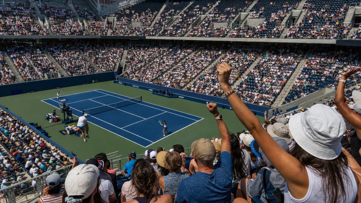 Bright US Open tennis atmosphere illustrating Elena Rybakina’s Serve Could Unlock a Deep US Open Run.