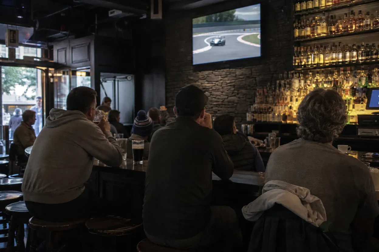 NYC experience scene for Formula 1 Morning at Feile: A Penn Station Pub Plan for Race Fans