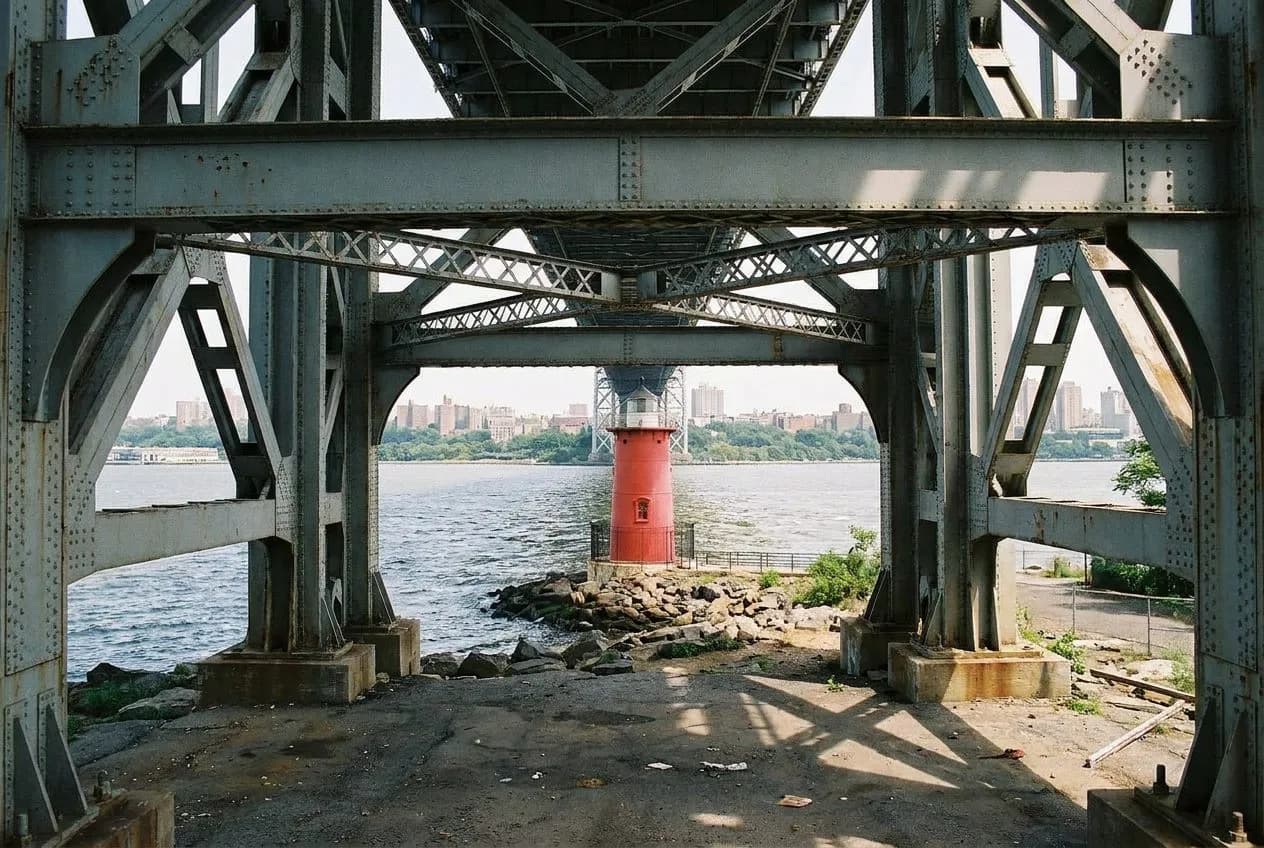 Fort Washington Park Little Red Lighthouse Trail and Hudson River Overlook: A Fresh Field Note