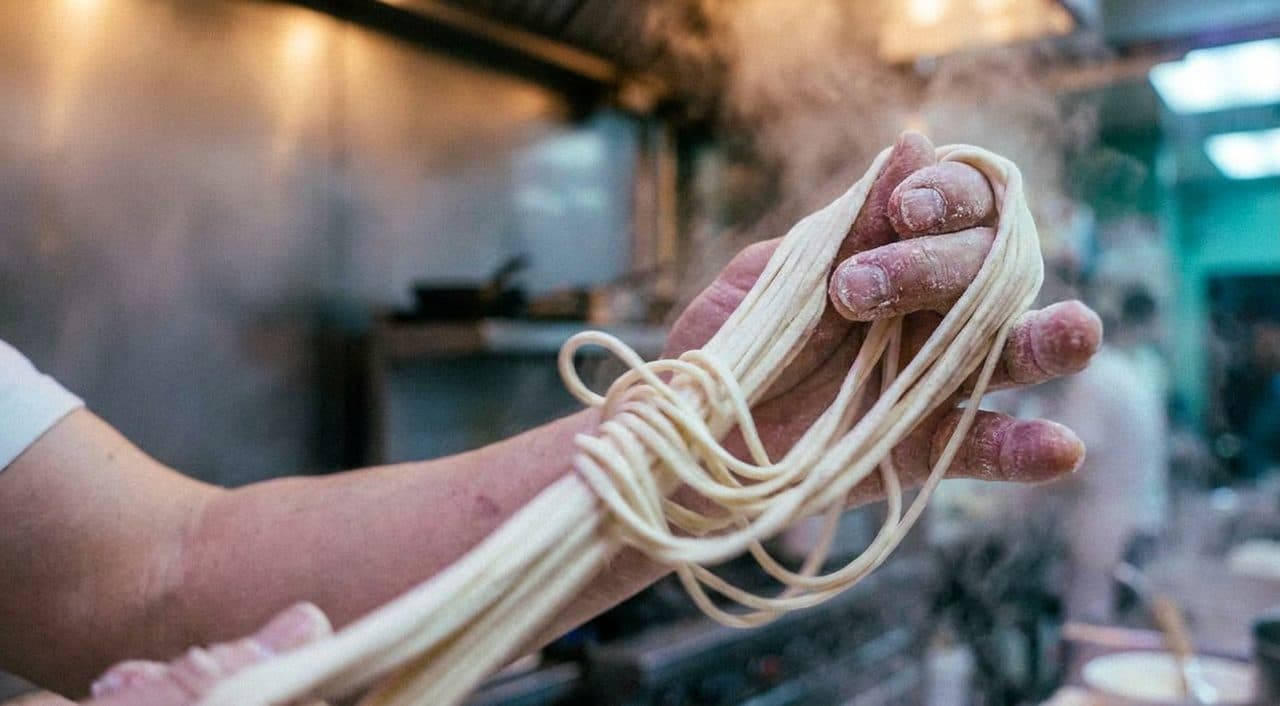 A Fujianese Noodle Shop in Gravesend Where the Dough Gets Pulled to Order - scene
