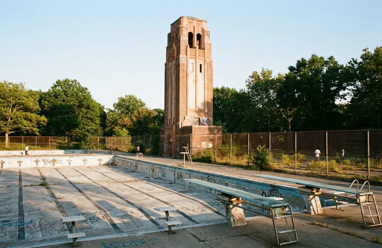 The colonial park pool tower — harlem's free 1936 watchtower nobody climbs